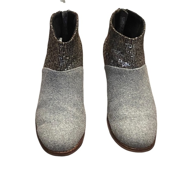 Toms ‘Leila’ Grey Felt Metallic Boucle Ankle Boots - Picture 2 of 9